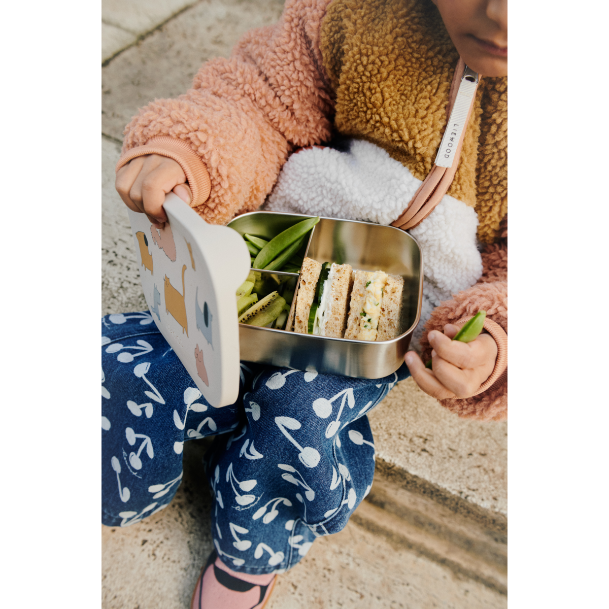 Liewood Boîte à Déjeuner ARTHUR - Cats and Dogs / Sandy - Boîte à goûter