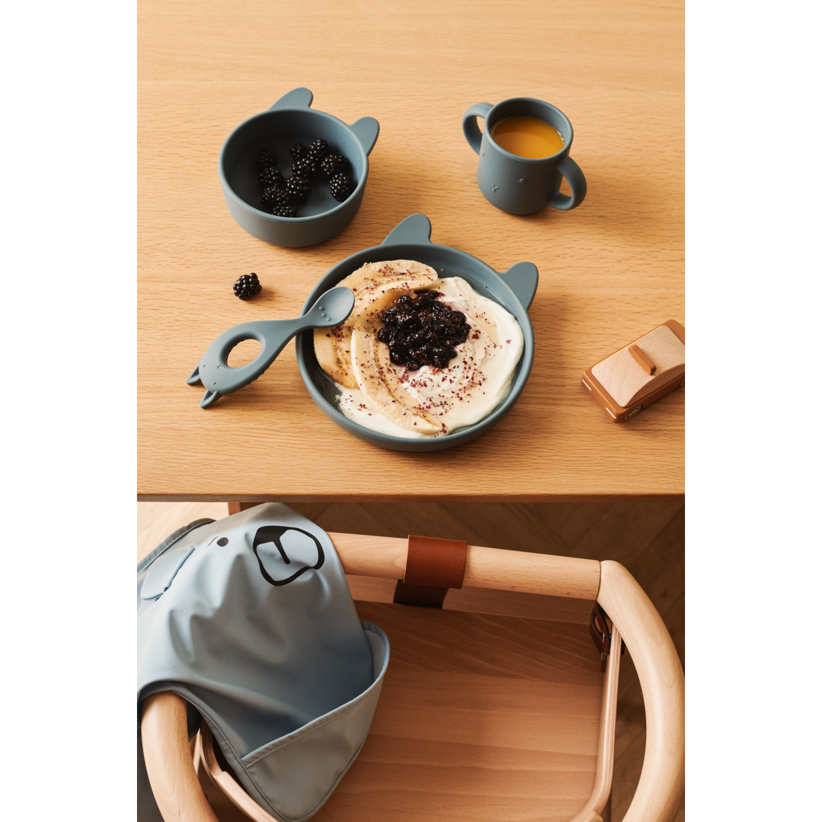 Liewood Coffret repas en silicone Vivi - Rabbit whale blue - Ensemble de vaisselle