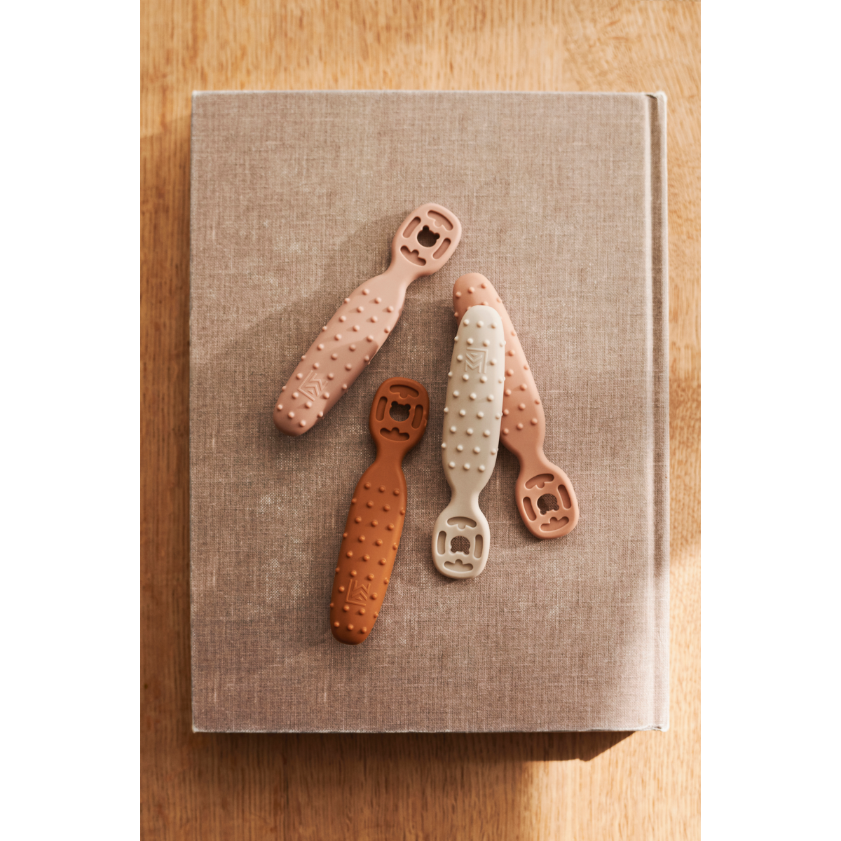 Lot de 4 cuillères CAELIA pour l'apprentissage Bébé - Pale tuscany multi mix