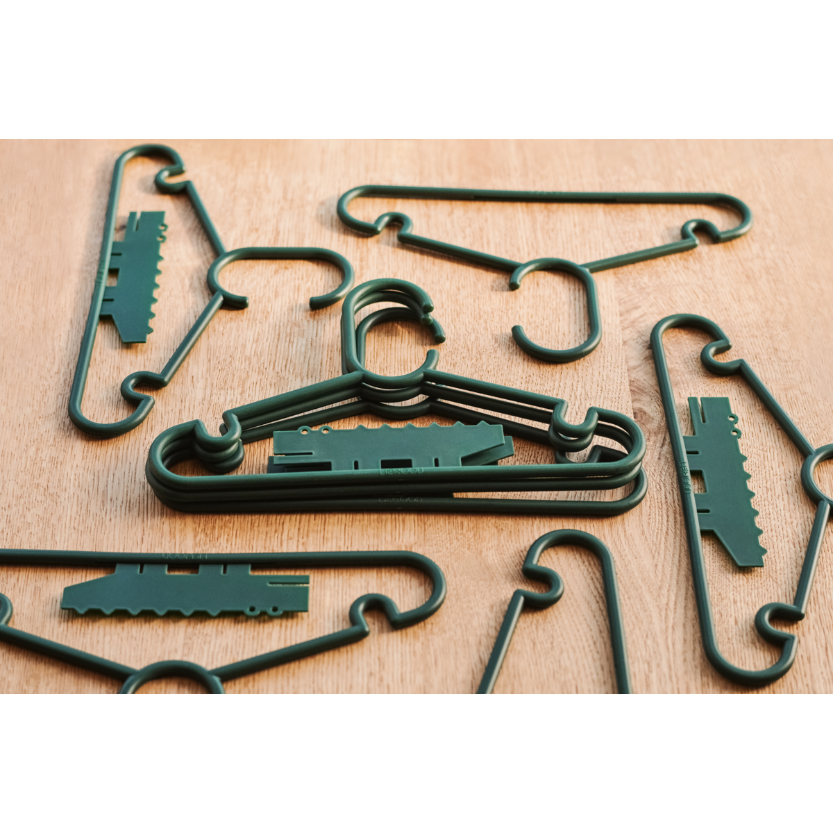 Liewood Cintre avec détails animaux Falton lot de 8 - Garden green - Porte-manteau