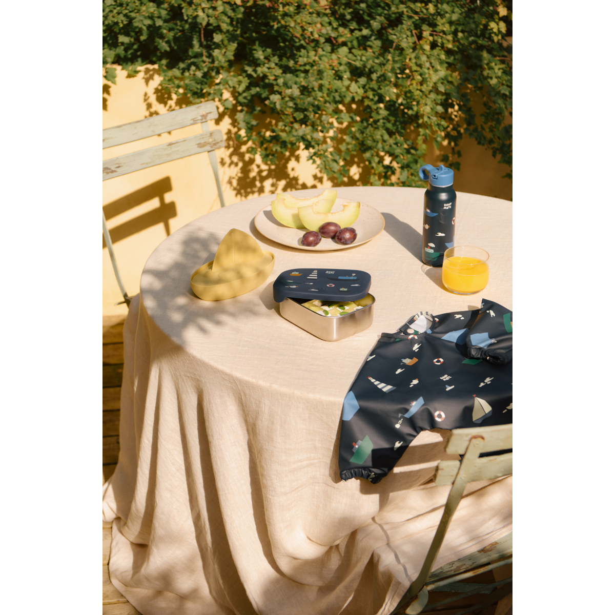 Liewood Bavoir avec Manches à Imprimé MERLE - Sailing / Classic navy - Tablier