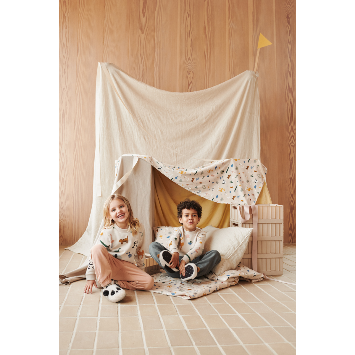 Liewood Pantoufles Panda AVIAJA - Sandy / Dark grey - Pantoufles