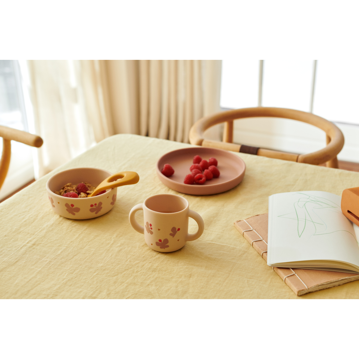 Liewood Set de Vaisselle en Silicone VIVI - Butterfly / Apple blossom - Ensemble de vaisselle