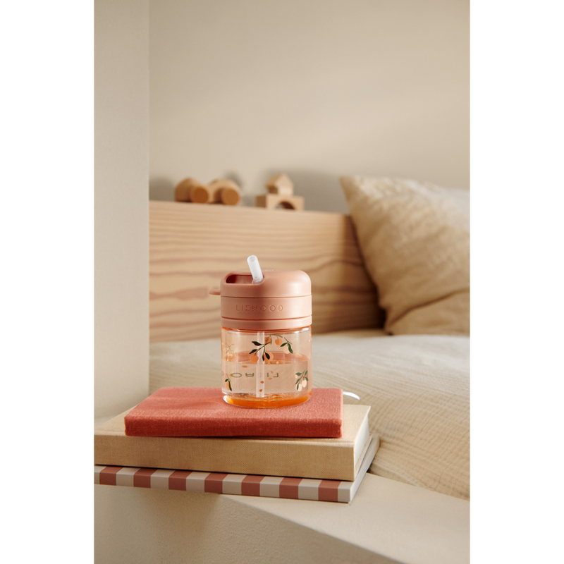 Liewood Gobelet en tritan avec paille PAVIA 280 ml - Peach / Sea shell - Gobelet