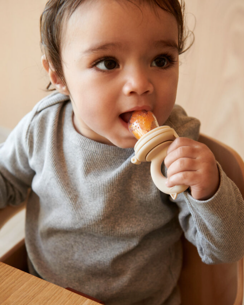 Vaisselle bébé : les indispensables pour les repas